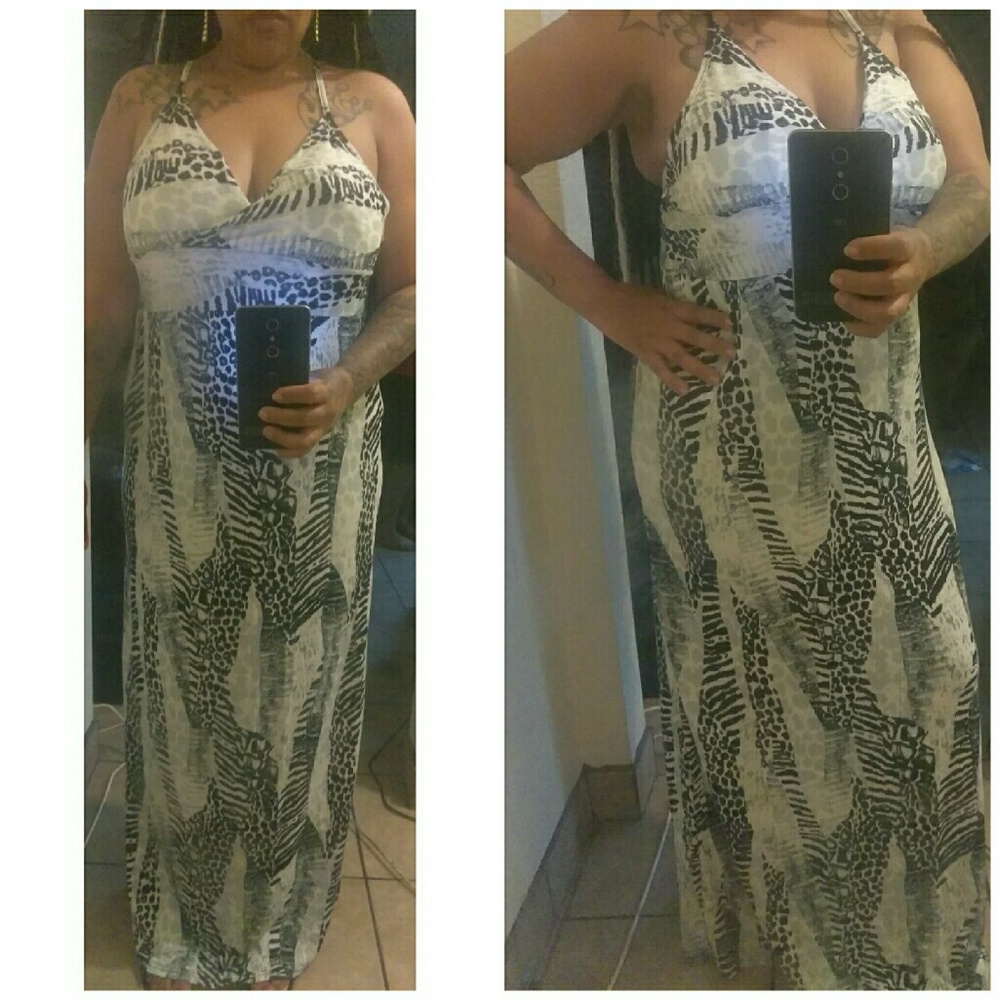 2/$15 5 ⭐Rated, SALE! 💥Wild Thang Maxi Dress ✨ - Picture 4 of 8